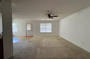 18420 Wind Tree Ln, Elgin, TX 78621 - Photo 3