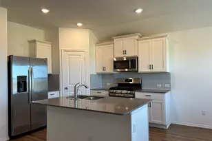 118 Isaac Millsaps Trl, Bastrop, TX 78602 - Photo 5