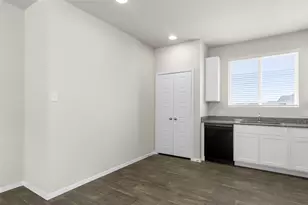 3013 Winding Creek Rd, Kyle, TX 78640 - Photo 7