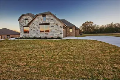 337 Chisholm Trail, Bastrop, TX 78602 - Photo 3