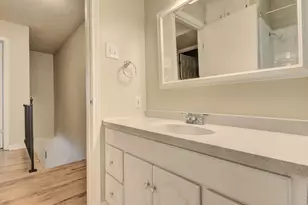 1704 E M. Franklin Ave, Austin, TX 78721 - Photo 17