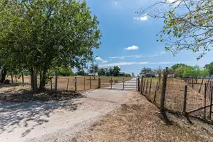 1781 Long Rd, Lockhart, TX 78644 - Photo 5