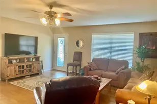 1113 Hackberry Dr, Marble Falls, TX 78654 - Photo 7