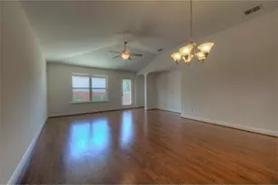 10721 Dinah Dr, Austin, TX 78748 - Photo 11
