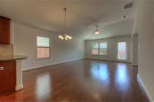 10721 Dinah Dr, Austin, TX 78748 - Photo 5