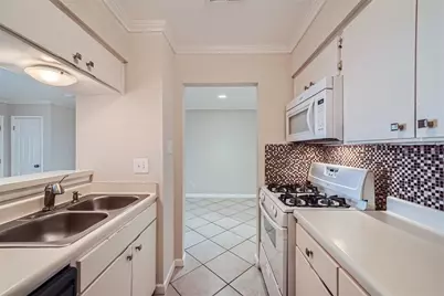 7920 Rockwood Lane #203, Austin, TX 78757 - Photo 7