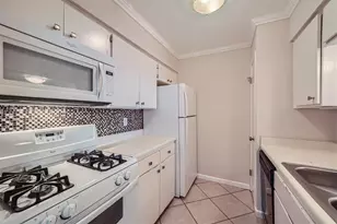 7920 Rockwood Ln, Austin, TX 78757 - Photo 7
