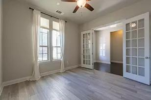 205 Barefoot Park Ln, Georgetown, TX 78628 - Photo 5