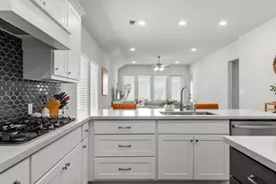 204 Blf Crk Ln, Georgetown, TX 78628 - Photo 5