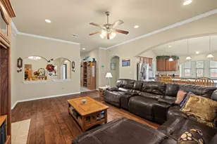 19500 Cheyenne Valley Dr, Round Rock, TX 78664 - Photo 5