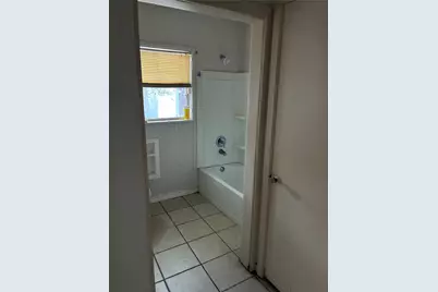 204 NW Nw 5th Street, Smithville, TX 78957 - Photo 13