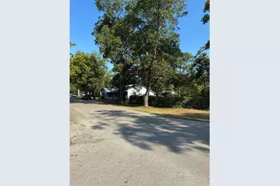204 NW Nw 5th Street, Smithville, TX 78957 - Photo 3
