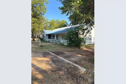 204 NW Nw 5th Street, Smithville, TX 78957 - Photo 1