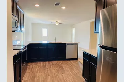 1017 Riverdale Cove, Jarrell, TX 76537 - Photo 7