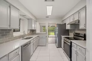 8905 Bridgewood Trail, Austin, TX 78729 - Photo 11