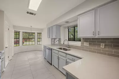 8905 Bridgewood Trail, Austin, TX 78729 - Photo 13