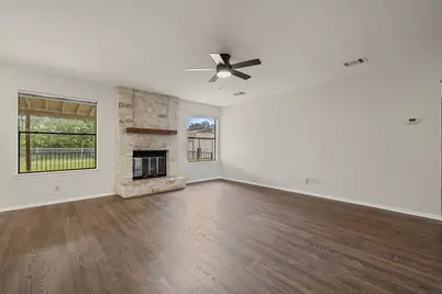 8905 Bridgewood Trail, Austin, TX 78729 - Photo 5