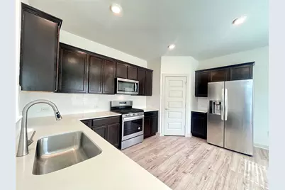 1917 Daleside Lane, Austin, TX 78754 - Photo 9