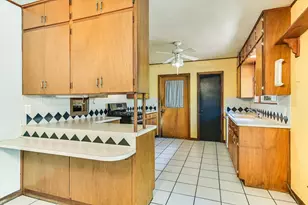 502 Sunset Cir, Austin, TX 78704 - Photo 9