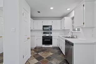 2307 Davis St, Taylor, TX 76574 - Photo 11