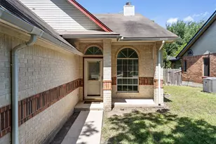 2307 Davis St, Taylor, TX 76574 - Photo 5