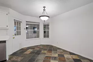 2307 Davis St, Taylor, TX 76574 - Photo 9