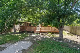 2307 Davis St, Taylor, TX 76574 - Photo 35