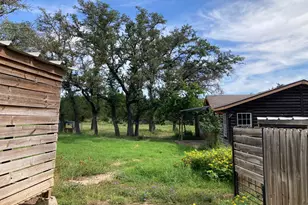 1050 Harmon Hills Rd, Dripping Springs, TX 78620 - Photo 21