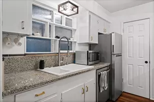 2208 Enfield Rd, Austin, TX 78703 - Photo 9