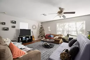 910 E 51st St, Austin, TX 78751 - Photo 5