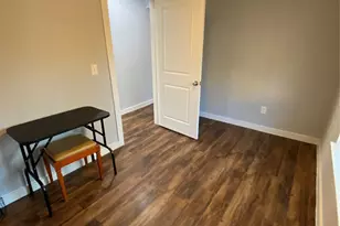 241 Benbo St, Seguin, TX 78155 - Photo 9