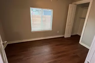 241 Benbo St, Seguin, TX 78155 - Photo 11