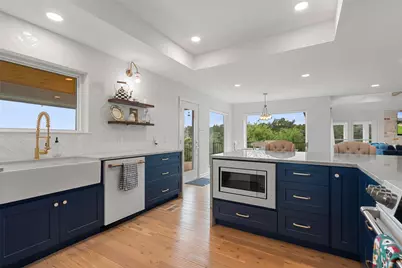 105 Stonegate Lane, Dripping Springs, TX 78620 - Photo 15