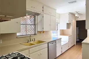 305 W Caddo St, Austin, TX 78753 - Photo 9