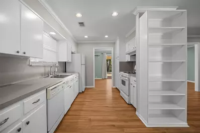 1404 Briarcliff Boulevard, Austin, TX 78723 - Photo 9