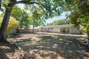 1404 Briarcliff Blvd, Austin, TX 78723 - Photo 21