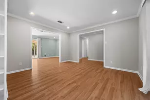 1404 Briarcliff Blvd, Austin, TX 78723 - Photo 7