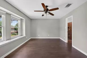 7601 Windrush Dr, Austin, TX 78729 - Photo 29