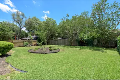 7601 Windrush Drive, Austin, TX 78729 - Photo 37