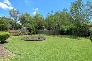7601 Windrush Dr, Austin, TX 78729 - Photo 37