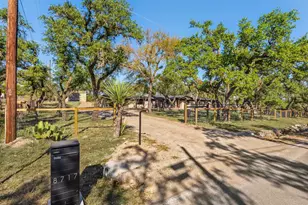 8717 S View Rd, Austin, TX 78737 - Photo 37