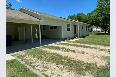 102 E Live Oak Street, Hutto, TX 78634 - Photo 1