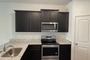 18741 Speculator Ln, Elgin, TX 78621 - Photo 9