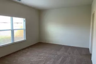 18741 Speculator Ln, Elgin, TX 78621 - Photo 13