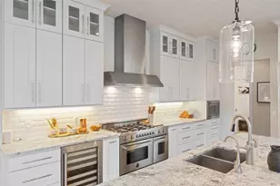 1002 Meriden Ln, Austin, TX 78703 - Photo 9