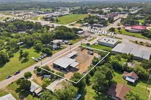 513 N Main St, Caldwell, TX 77836 - Photo 1