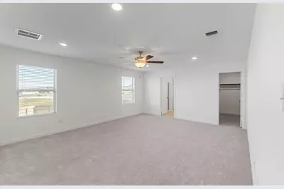 203 Green Berets Bend, Jarrell, TX 76537 - Photo 13