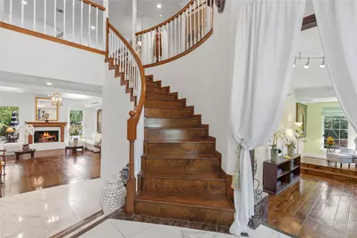 17 Hedgebrook Way, The Hills, TX 78738 - Photo 11