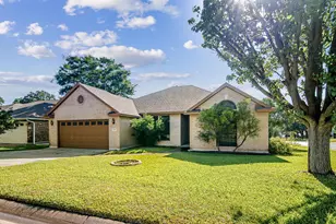 216 Meadow Brook Dr, Fredericksburg, TX 78624 - Photo 1
