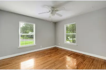 907 E 56th Street, Austin, TX 78751 - Photo 11